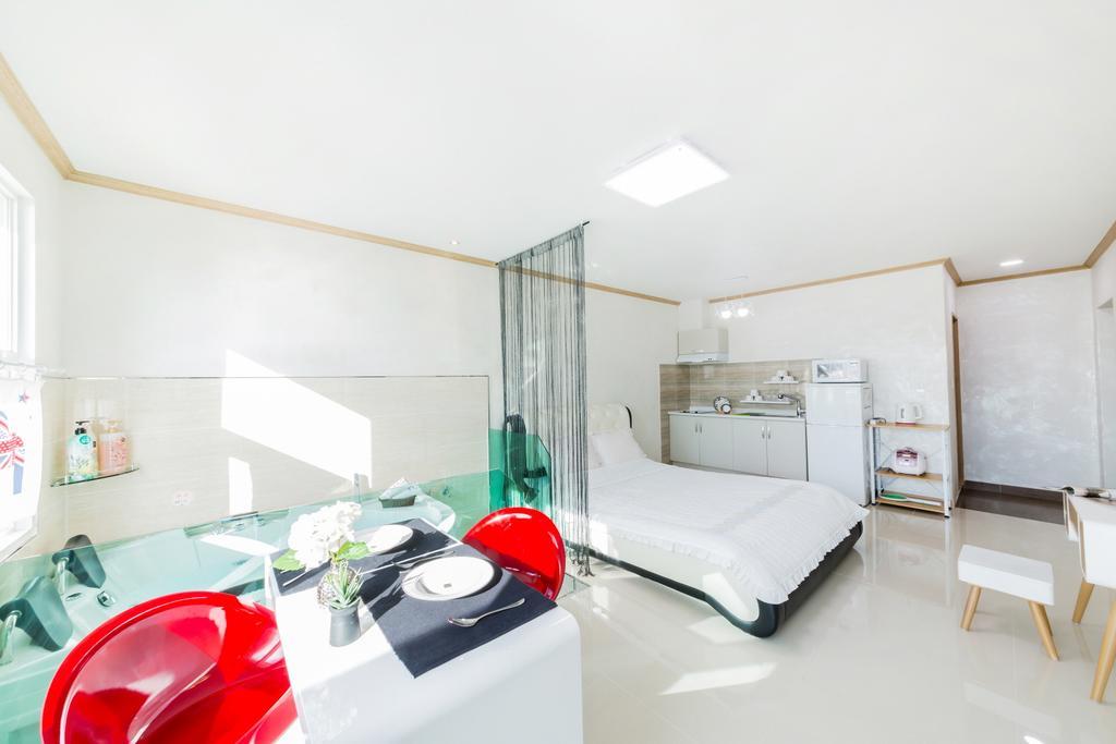 Dolsanmaru Pension Yeosu Eksteriør bilde